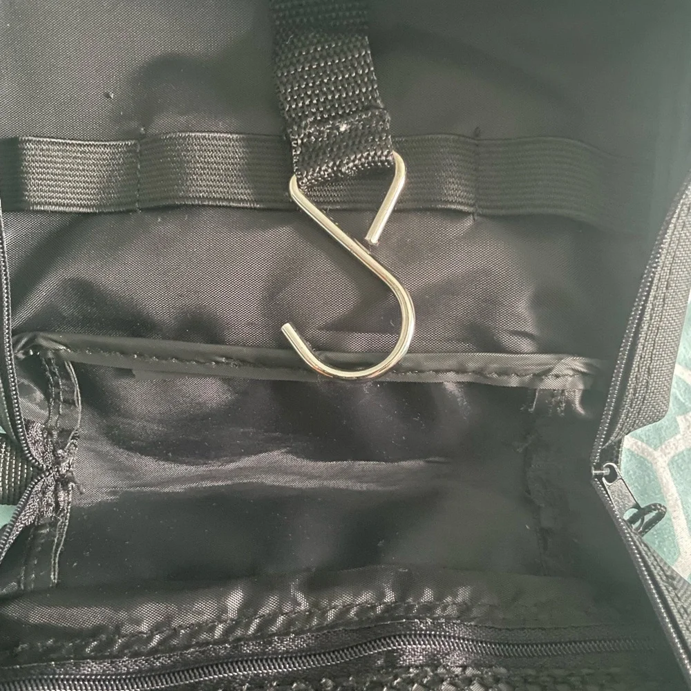 Small Samsonite Zippered Travel Bag